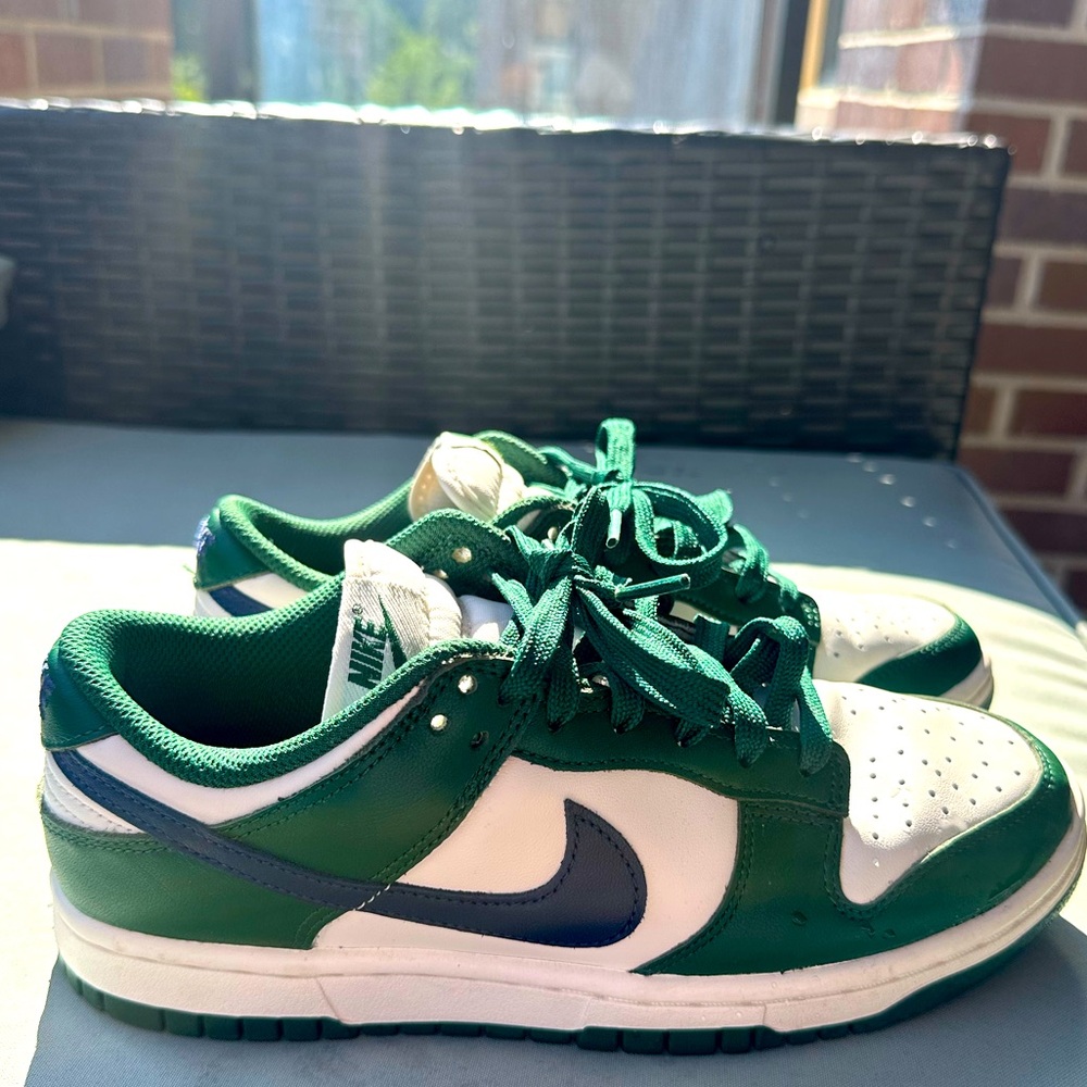 Nike dunks women’s size 7 green and navy